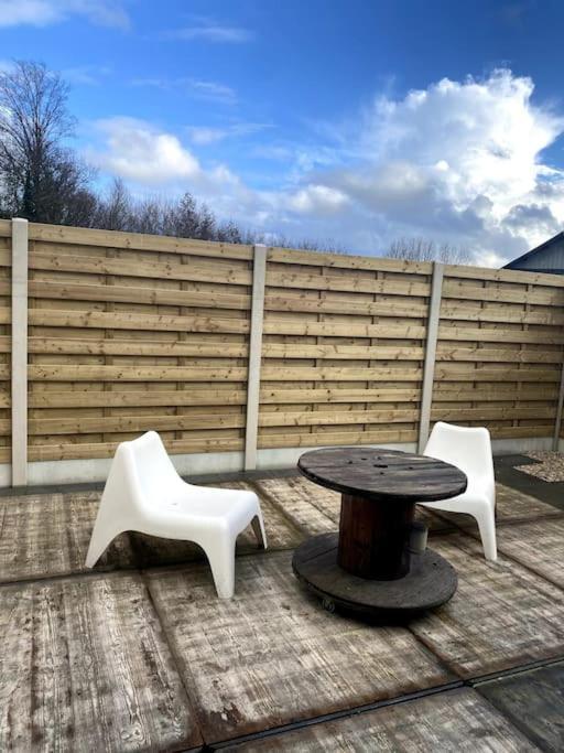 Entre Ville Et Campagne Appartement Cosy Avec Parking Et Terrasse Wood Coutiches Exteriör bild